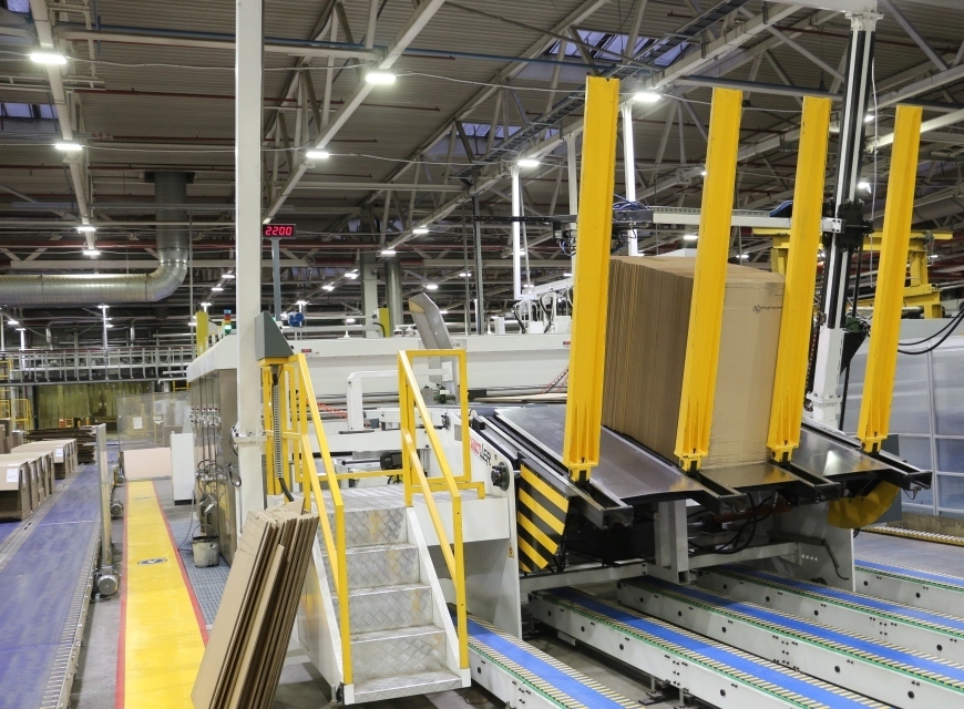 На Набережночелнинском КБК запустили новую линию для производства гофротары крупных габаритов