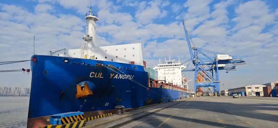 Новый логистический рекорд: первая крупная партия восстановленного бумажного волокна из Таиланда прибыла в Китай