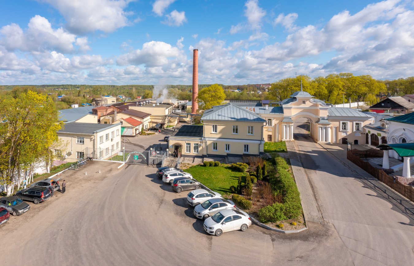 От петровских парусов до «умных» тетрадей: как работает старейшая мануфактура страны