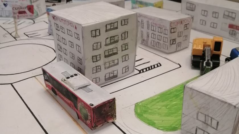 11-летний школьник создал город из бумаги 
