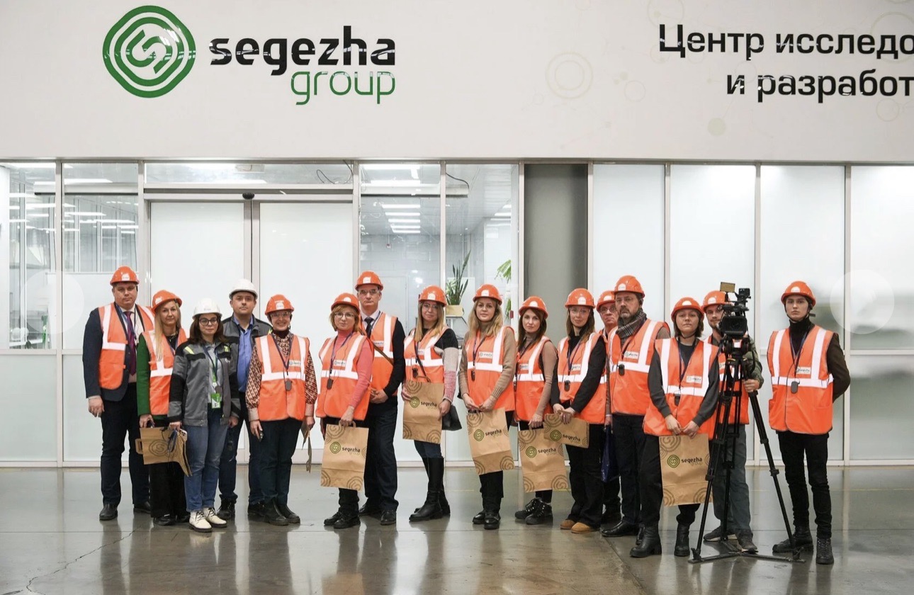 Туристическая делегация из регионов России и Беларуси погрузилась в мир производства бумаги на Сегежском ЦБК