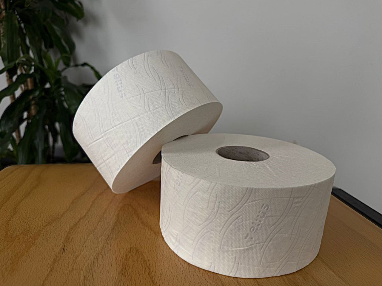 Как эмбоссинг помогает развивать и защищать бренд 