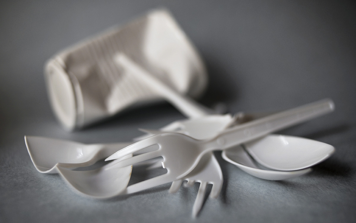 Запрет пластиковой посуды может простимулировать спрос на бумажную