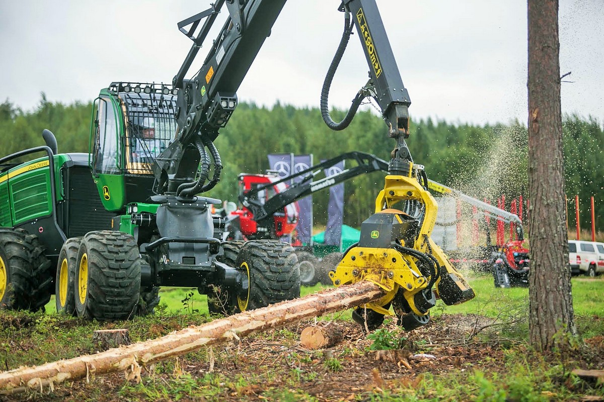Segezha Group создаст в Карелии центр по ремонту лесной техники