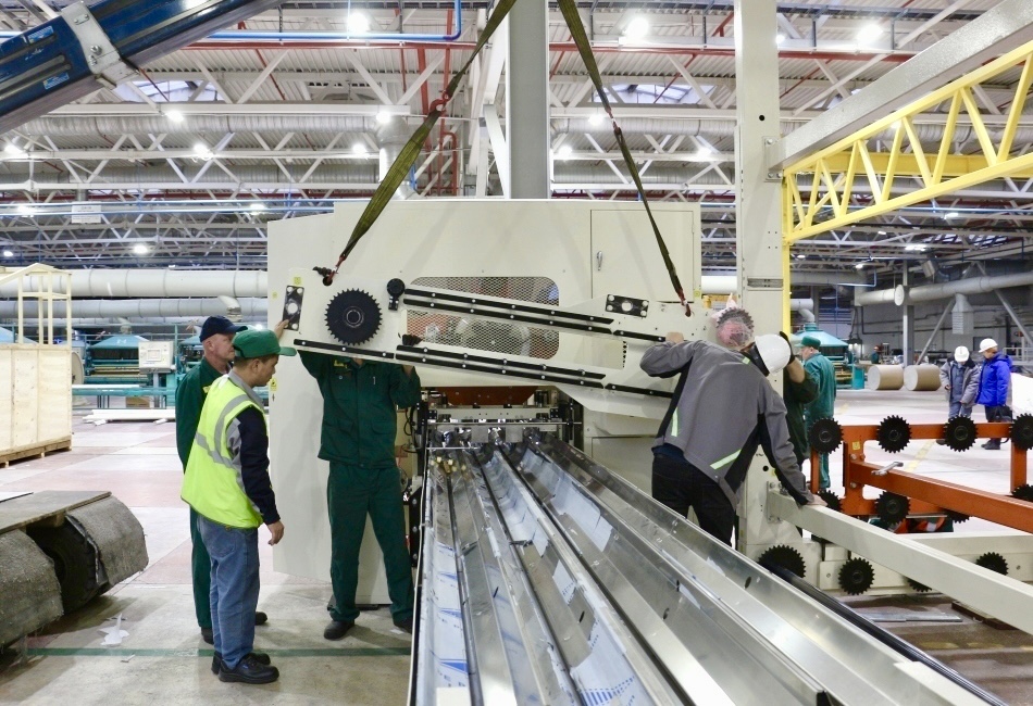 Набережночелнинский КБК продолжает установку оборудования для выпуска трехслойной продукции