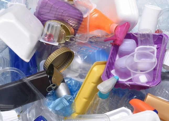 В Беларуси предложили удвоить стоимость неперерабатываемого пластика