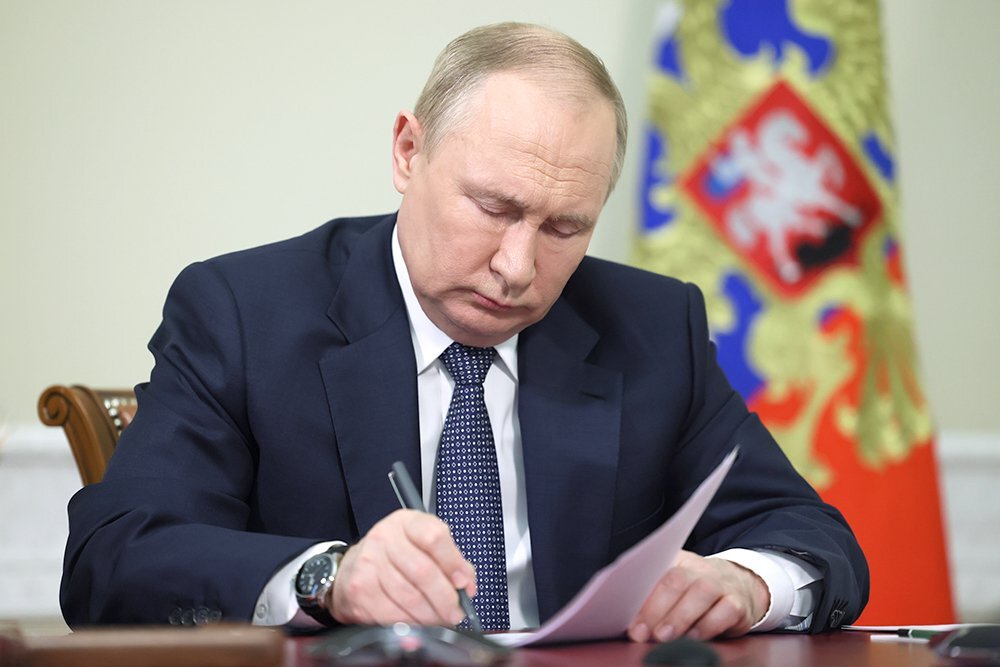 Владимир Путин подписал указ об обязательной продаже выручки российских экспортеров в иностранной валюте